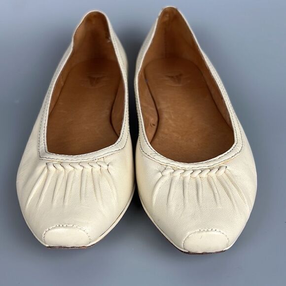 Like New Frye Clementine Ruching Skimmer Beige Flats size 5,5 M - Picture 3 of 13